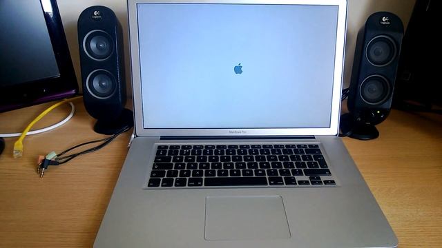 Macbook Pro Cold Boot Up Comparison смотреть онлайн