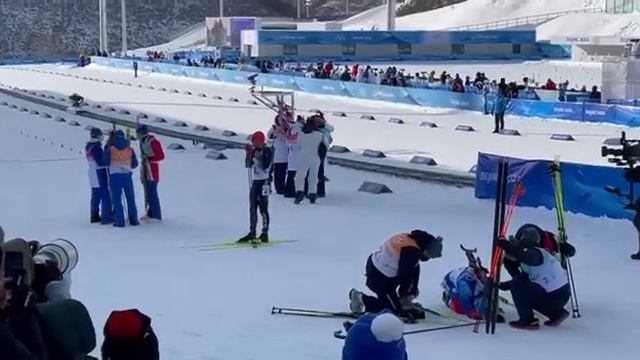 Латыпов после финиша мужской эстафеты смотреть онлайн