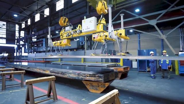VacuGiant: Elektromotorisch verstellbare Vakuumtraverse смотреть онлайн