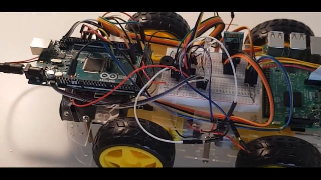 Robot Arduino piloté par Bluetooth app Android, avec camera IP Raspberry PI смотреть онлайн