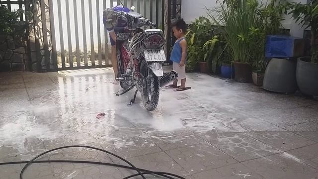 Máy rửa xe Karcher HD 6/15C cực mạnh смотреть онлайн