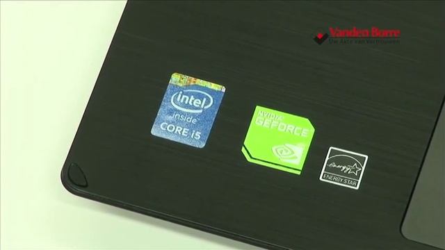 LENOVO Laptop / Tablet PC / 2 in 1 - PC portable/Tablette PC /2-en-1 - Productvideo Vandenborre.be смотреть онлайн