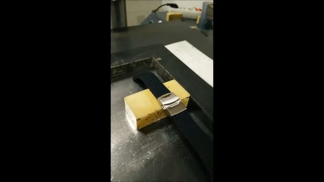 Grabación cierres correas con laser relojes Spaniard смотреть онлайн