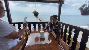 VLOG Завтракаем в кафе Хуторок украинская кухня ! Breakfast in the Crimea at the sea in a cafe
