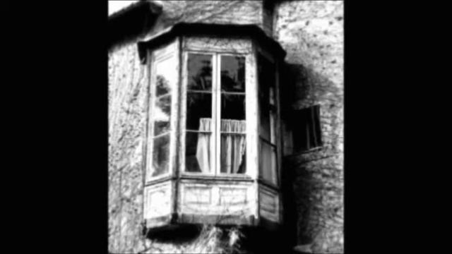 Don't Look Out The Window смотреть онлайн