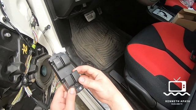 Replacing Mazda 3 Power Window Driver Side Master Switch смотреть онлайн