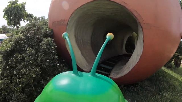 Giant Apple, Giant Caterpillar & Magic Castle Adventures at Amusement Park for Kids смотреть онлайн