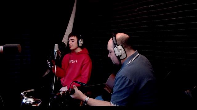 tracking new song in logic with acoustic guitar and vocals смотреть онлайн