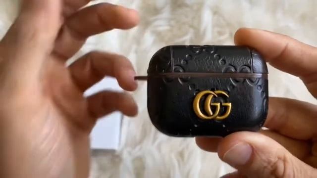 Gucci AirPods pro cover case! impressive? смотреть онлайн