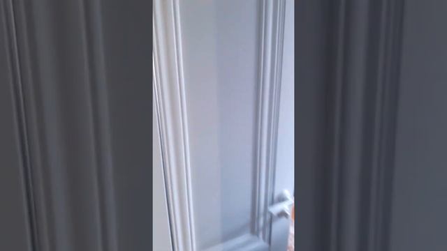 дверь по центру стены в приеме смотреть онлайн