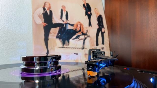 Fleetwood Mac Vinyl Rip: Revealing Bleed To Love Her смотреть онлайн