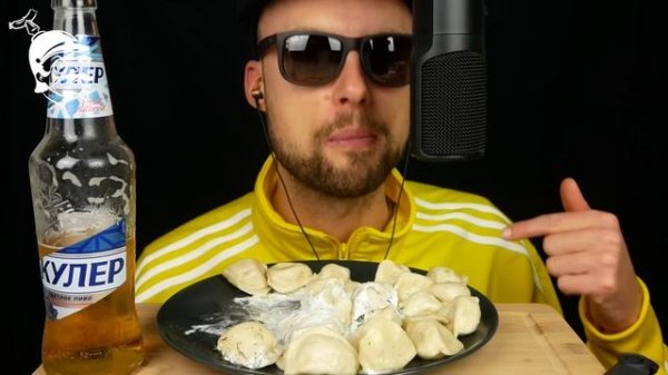 GOPNIK Eats Pelmeni ASMR 🇩🇪🇷🇺