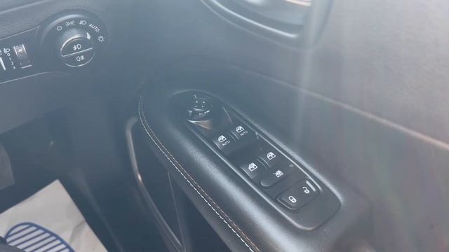 Jeep Compass 1.4 Multiair II Longitude 5dr 138 BHP смотреть онлайн