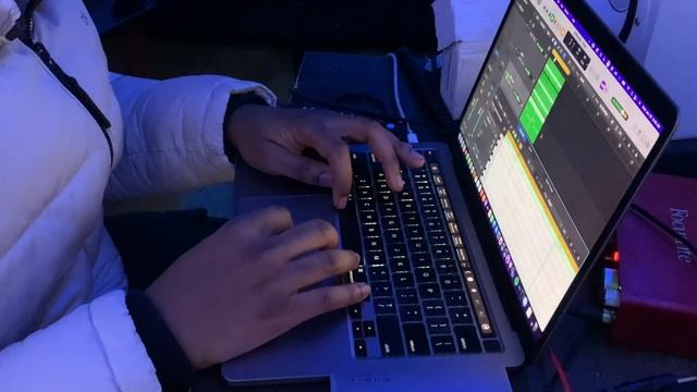Hard Logic Pro x Cook up (3 Beats in 5 mins) смотреть онлайн