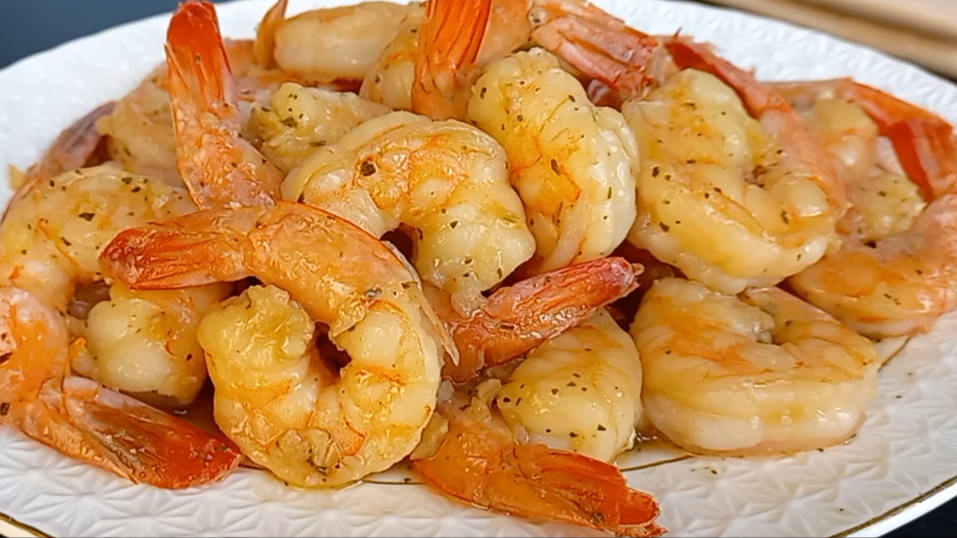 Как невероятно ВКУСНО приготовить Креветки Только так👍 Креветки в Очень вкусном соусе! смотреть онлайн