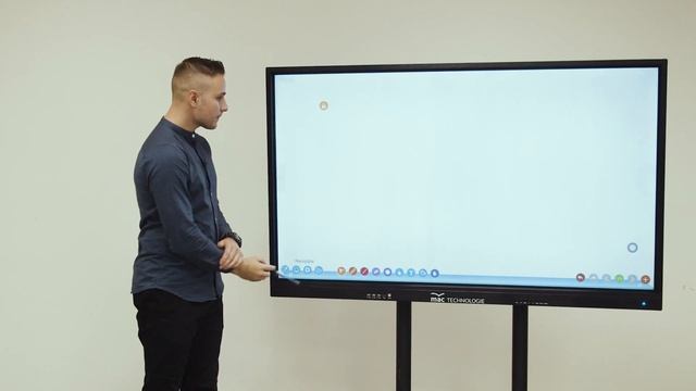 Omawiane oprogramowanie jest kompatybilne z produktami: MAC Monitor 65” 4K oraz MAC Tablica 86 смотреть онлайн