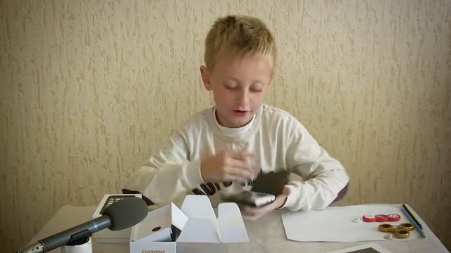 Школьник распаковывает айфон! iPhone 7, 8, X | Деток NET смотреть онлайн