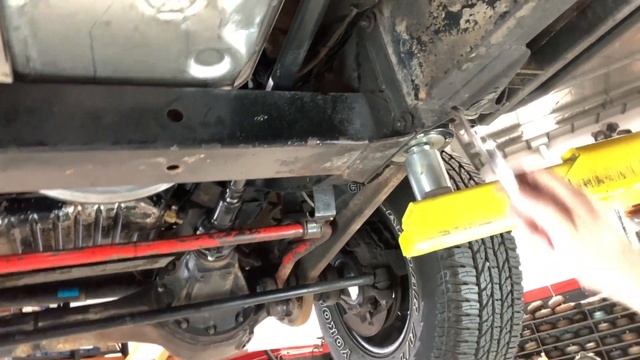 Land Rover Defender Isuzu 4BD1T Manual to Automatic Conversion using 4L80E Transmission смотреть онлайн