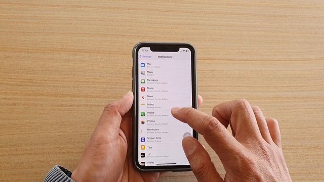iPhone iOS 14: How to Change Incoming Call Ringtone Sound смотреть онлайн