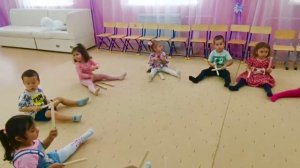 Музыкальная разминка с клавесами “Часики”