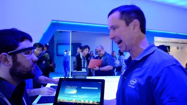 CES 2014: Asus Duet Dual Switch Instantly Between Windows 8 and Android смотреть онлайн