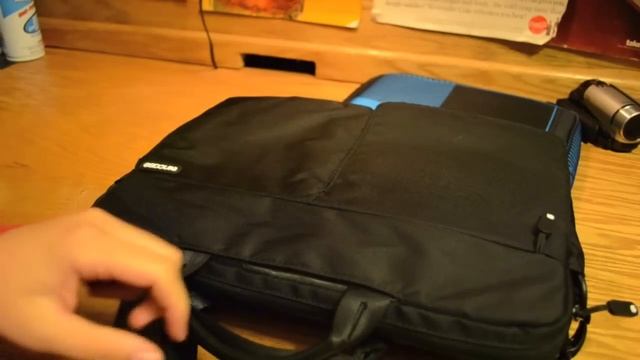 Review - Incase Nylon Sleeve w/Handles for MacBook Pro 13" and Hurley Sleeve for MacBook Pro 15" смотреть онлайн
