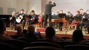 Кулаков Артур, гитара и Быков Ярослав, балалайка.