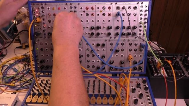 Bassline or melody generator from Serge VCFQ смотреть онлайн