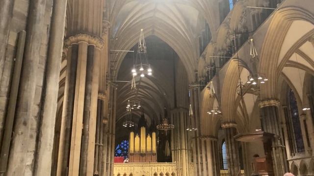 Father Willis Organ playing at Lincoln Cathedral смотреть онлайн