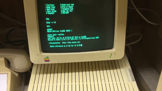 Apple IIc 300 baud modem dial up смотреть онлайн