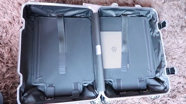 RIMOWA CLASSIC CARRY ON LUGGAGE смотреть онлайн