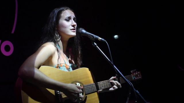 Holly Holden - 'Please don't look up at my window' смотреть онлайн