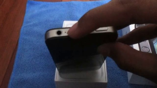 iPhone 4S Black Unboxing смотреть онлайн