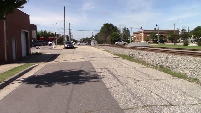 Here are a Few Shots of CSX F713 With Horn Salutes ET44AH/ ES44AH GP35 RoadSlug & GP40-2 in Dunn N смотреть онлайн