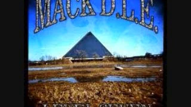 Mack D.L.E. - Interlude смотреть онлайн