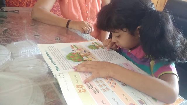Bangalore International Kids High - Akku & Apple Tree Story смотреть онлайн