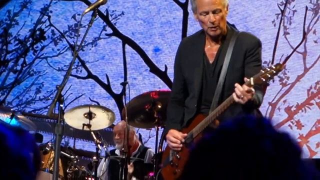 Fleetwood Mac - Say You Love Me (Sydney, 22.10.2015) смотреть онлайн