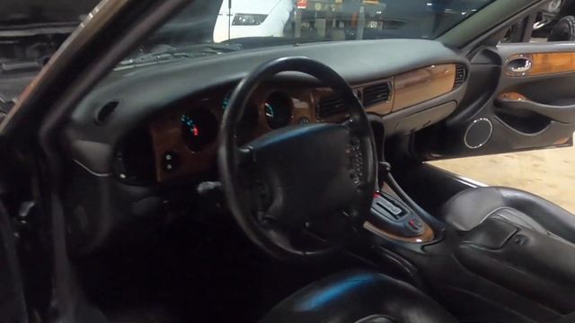 2001 Jaguar XJ8 For Sale - Walk Around Video (128k Miles) смотреть онлайн