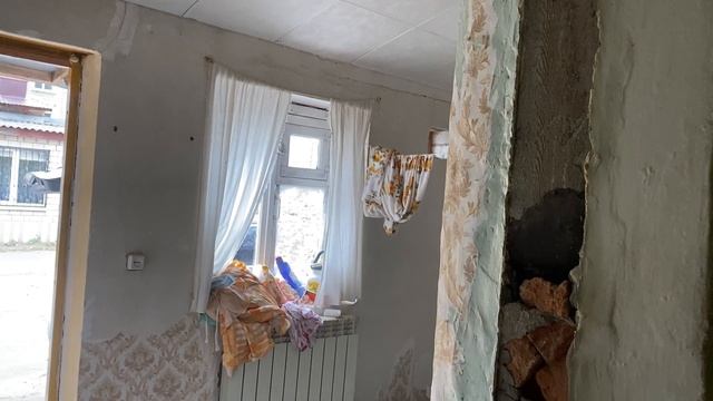 Ремонт в квартире за миллион своими руками, снимаю старый пол, показываю что было под ним смотреть онлайн