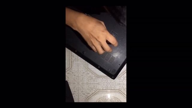 UPGRADING my LAPTOP!! from 2gb RAM memory to 8gb RAM смотреть онлайн