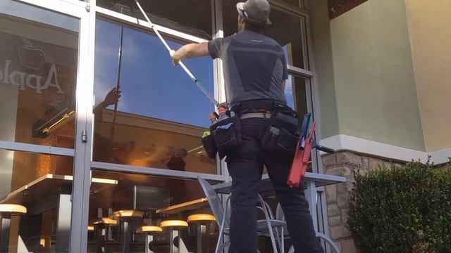 Advance Pole Work Techniques - Fanning on a Pole - Window Cleaning Techniques смотреть онлайн
