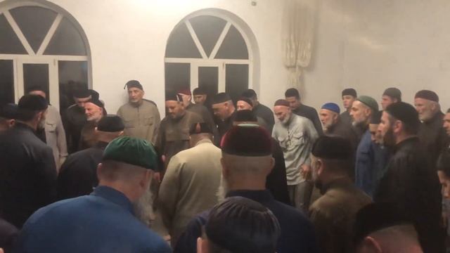 Зикр у Хашагульговых (МовлатханТаьзет) 16.09.2022 (1-я часть) смотреть онлайн