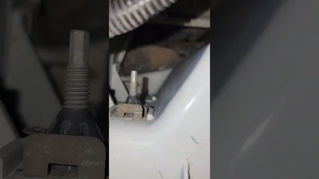 1990 Lincoln Town Car (How to remove Headlight Assembly). смотреть онлайн