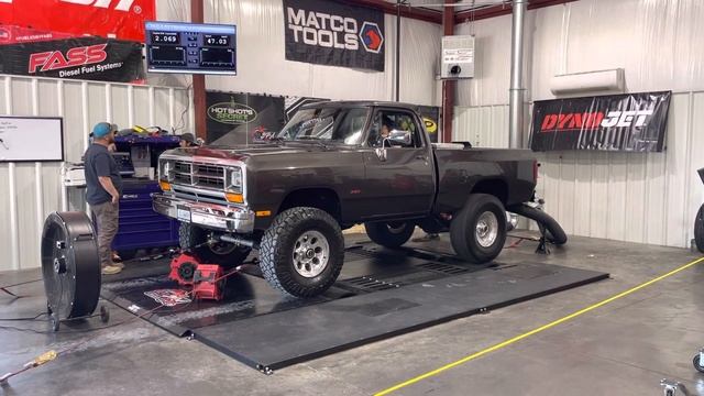 1990 Dodge Ram W150 смотреть онлайн