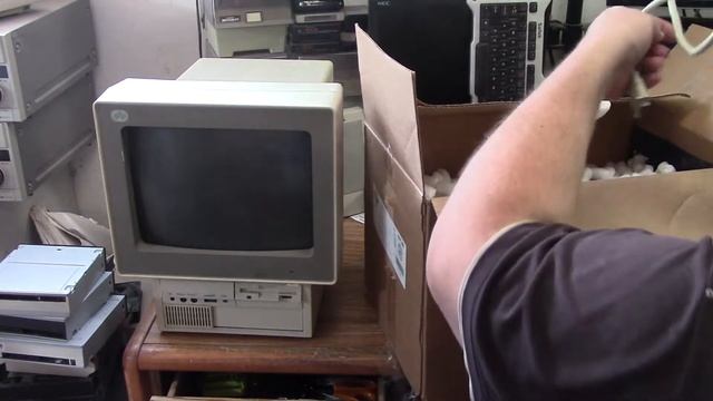 Unboxing an IBM Eduquest 55 смотреть онлайн