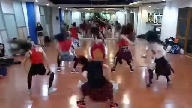 "GLEE" - Bust Your Windows Choreography by Aman Suhe смотреть онлайн
