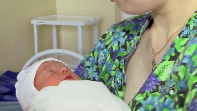 Выписка из роддома смотреть онлайн