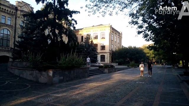 КИЕВСКИЙ ПОЛИТЕХНИЧЕСКИЙ ИНСТИТУТ и дворец и музей и прекрасный парк - КПИ  КПИ Киев