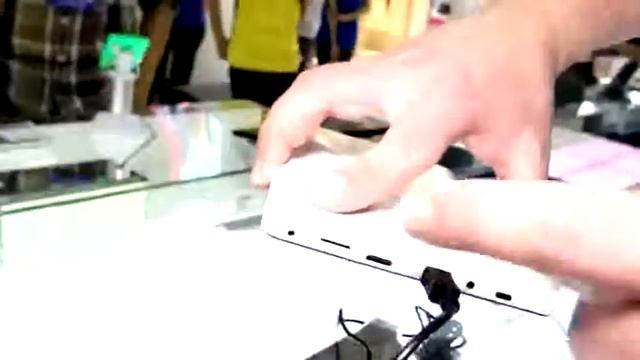 Emdoor EM-I8080 $100 Windows 8.1 Tablet: Hands On [ENG] смотреть онлайн