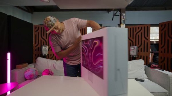 Mac Studio M1 Ultra + Studio Display Unboxing & Hands On!